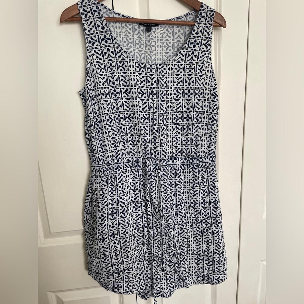 Velvet Heart Navy and White Geometric Midi Dress